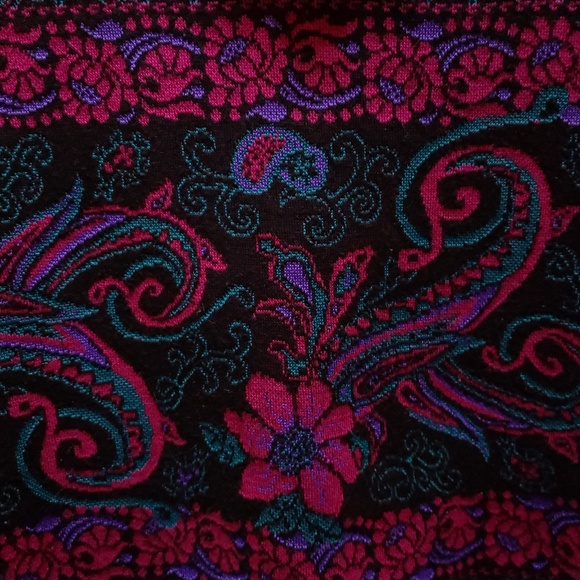 The American Collection Vintage Sweater - Picture 7 of 7